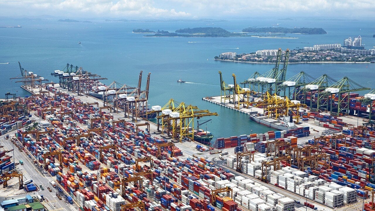 Busiest Ports with Many Containers