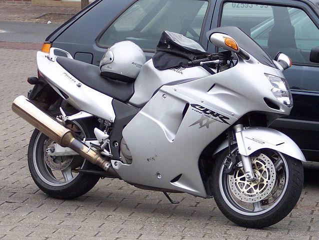 Honda_CBR_1100_XX_silver_vr