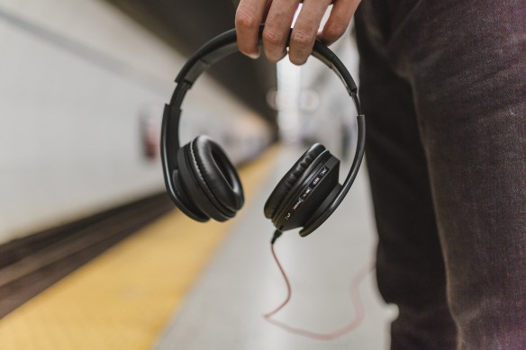 headphones for traveling