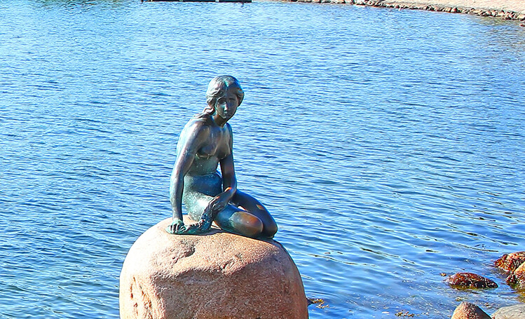 Little mermaid statue, Copenhagen #4 top 10 best things to do in Copenhagen